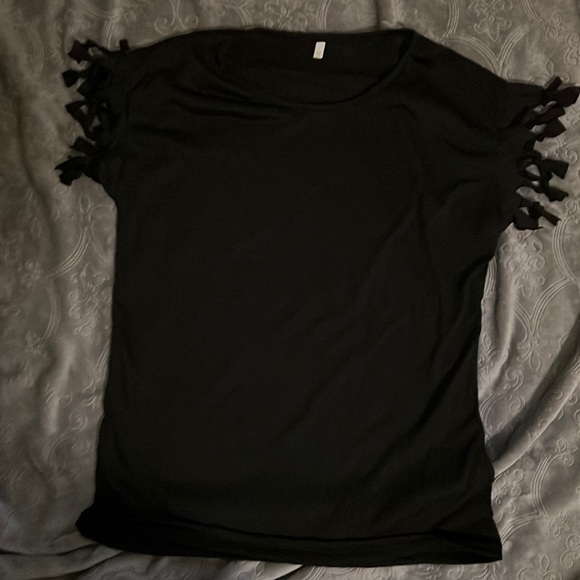 NWOT SMALL BLACK FRINGED SLEEVE TEE - Picture 3 of 7